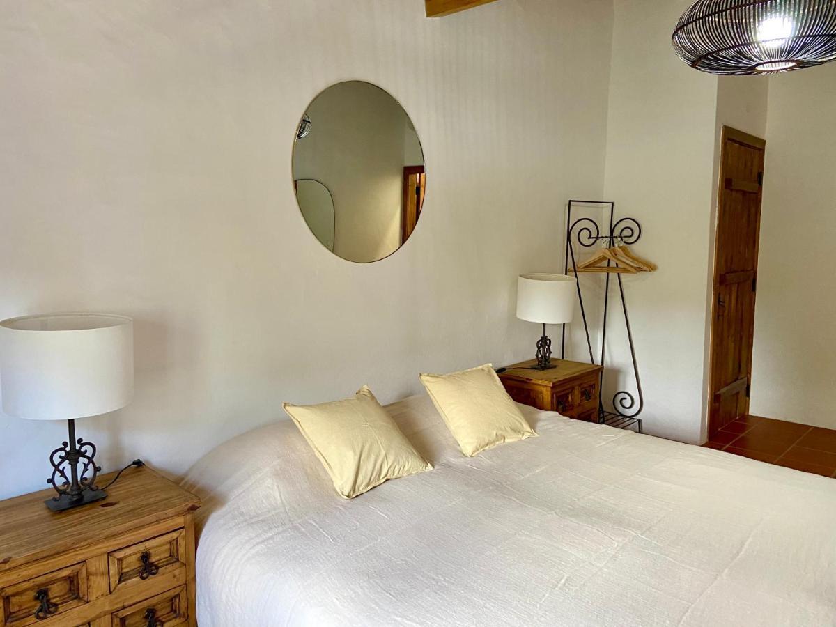 Montes De Charme Bed & Breakfast เอวิส ภายนอก รูปภาพ